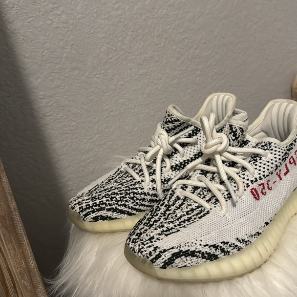 Yeezy 350 zebras US 4 1/2 - Picture 6 of 7